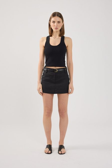 Perfect Stranger Valencia Mid  Rise Linen Skort Black